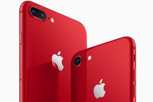 ドコモ、au、ソフトバンクが真っ赤なiPhone 8「(PRODUCT)RED」を販売