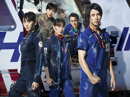 左から新垣結衣、比嘉愛未、戸田恵梨香、浅利陽介、山下智久