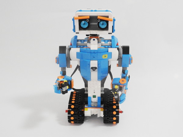 プログラミングできるレゴ Lego Boost 9歳の息子がチャレンジした成長レビュー 2 さあ 動くロボットをつくろう マイナビニュース