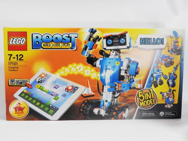 プログラミングできるレゴ「LEGO BOOST」、9歳の息子がチャレンジした 