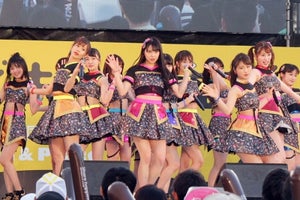NMB48、お腹チラ見せ衣装で6曲熱唱! キュート&クールに沖縄のファンを魅了