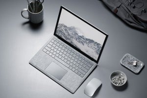 Surface LaptopのCore m3モデル、税別99,800円で台数限定発売