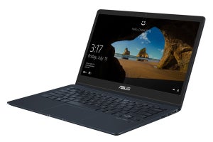 ASUS、約985に軽量化した13.3型ノート「ZenBook 13」新モデル