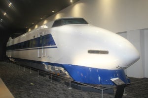 京都鉄道博物館、新幹線100系122形5003号車の車内公開を6月に実施