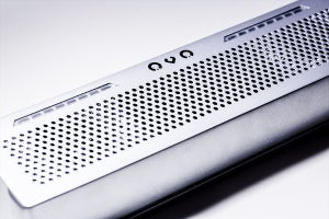 音楽信号をすべてデジタル処理、有線スピーカー「OVO」をアキバで展示