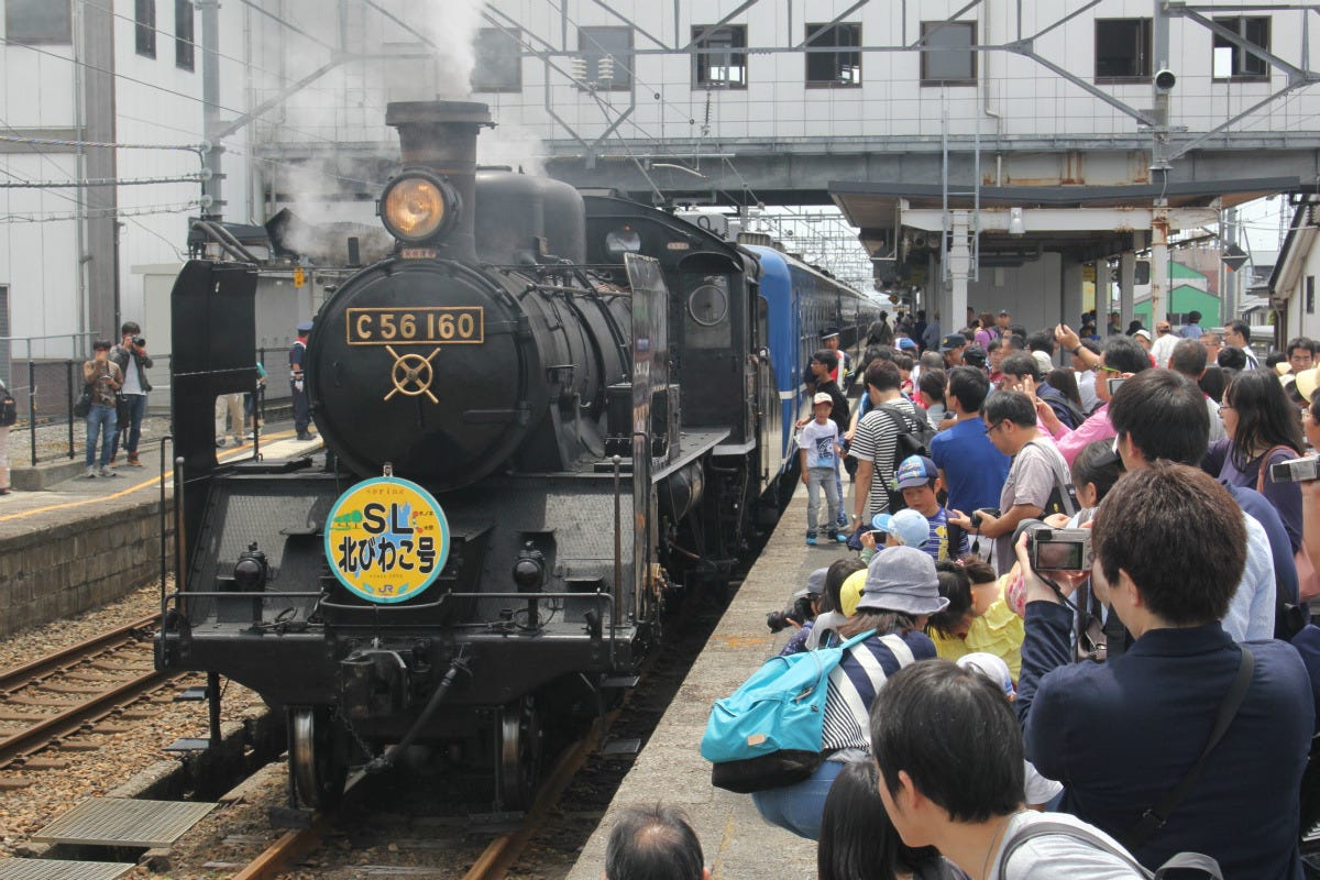 JR西日本「SL北びわこ号」C56形160号機ラストラン! 木ノ本駅も混雑