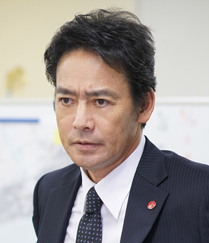 村上弘明
