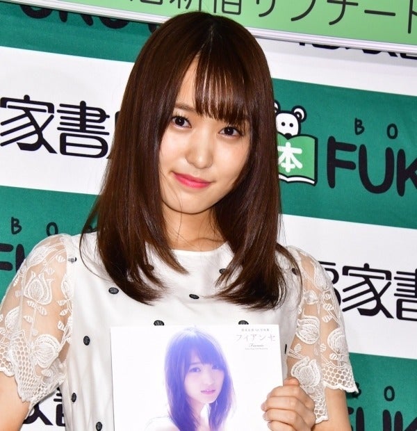 欅坂46の菅井友香 初めての水着 下着姿を披露 自分でも信じられない マイナビニュース