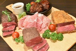 新宿の肉バルでローストビーフや牛カツなど3種の肉料理が食べ放題に