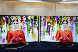 シャープ、液晶テレビ「AQUOS 4K」2018年モデル - テレビの前を通るとスイッチオンでオススメ番組