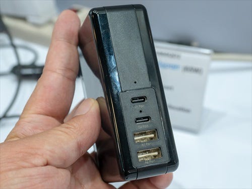 USB Type-C PD×2搭載で65Wの小型ACアダプタ発見!!【COMPUTEX TAIPEI 2018 ...