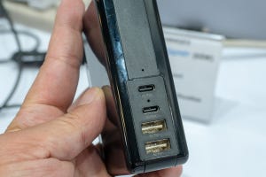 USB Type-C PD×2搭載で65Wの小型ACアダプタ発見!!【COMPUTEX TAIPEI 2018】