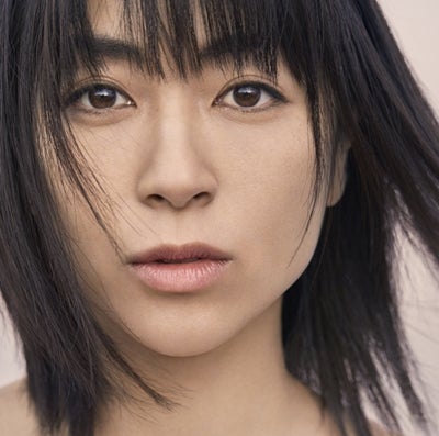 宇多田ヒカル 女性アーティスト初の記録 配信曲 初恋 2週連続1位 マイナビニュース