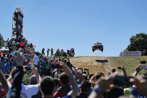 世界ラリー選手権イタリアで2台のシトロエン「C3 WRC」が大健闘!