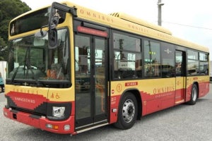 富士急行「河口湖・西湖周遊バス」約80人乗車できる大型バス導入