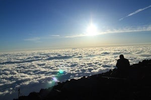 富士山頂エリアでLTE、今年もKDDI・ソフトバンクがサービス提供