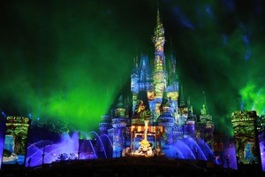 ディズニー新ナイトショー「Celebrate! Tokyo Disneyland」お披露目