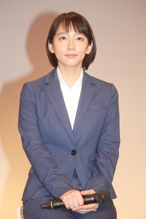 『健康で文化的な最低限度の生活』制作発表に吉岡里帆、井浦新、川栄李奈、山田裕貴、田中圭、遠藤憲一が出席