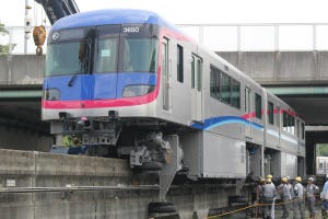 大阪モノレール新型車両3000系、搬入作業の様子を公開 - 写真29枚