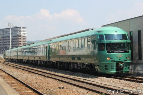 Jr九州 ゆふいんの森1号 日田駅で1 000人出迎え 久大本線復旧 マイナビニュース