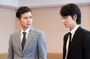 綾野剛「金と腐った企業のニオイは逃しません」 -『ハゲタカ』第2話