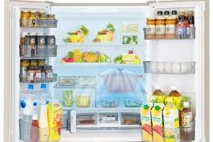 日立、料理の「あら熱」もとれる冷凍冷蔵庫「真空チルド」