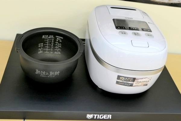 人気商品】 タイガー魔法瓶 マイコン炊飯ジャー 3合炊き JAJ-G550WN