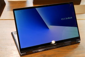 ASUS、極狭ベゼルで世界最小うたう2in1 PC「ZenBook Flip」新モデル