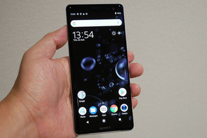 「Xperia XZ3」ハンズオン! 新機能「サイドセンス」や「スマートカメラ起動」の使い勝手は?