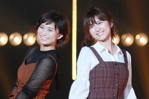 テレ朝･宇賀なつみ＆山本雪乃アナ、笑顔で2ショットランウェイ