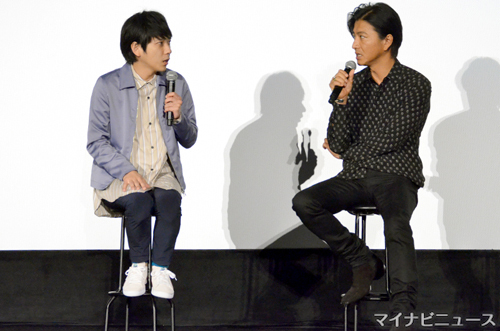 座り方に個性が出ている二宮和也と木村拓哉