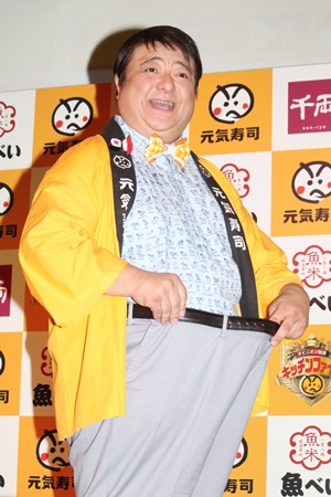 元気寿司商品開発コンテスト世界大会「キッチンファイト ザ・ワールド」に出席したピコ太郎、鈴木亜美、彦摩呂