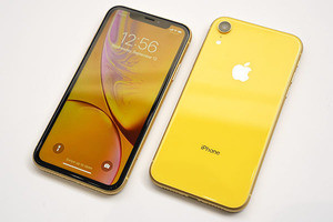 新iPhone実機チェック、「XS Max」は大画面でも小さく軽かった