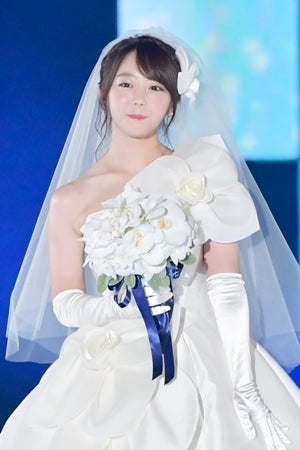 å³¯å²¸ã¿ãªã¿ ã‚¦ã‚¨ãƒ‡ã‚£ãƒ³ã‚°ãƒ‰ãƒ¬ã‚¹å§¿ã§å©šæ´»å®£è¨€ 30æ­³ã¾ã§ã«çµå©šã—ãŸã„ ãƒžã‚¤ãƒŠãƒ