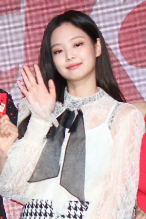 BLACKPINKと藤田ニコル