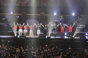 水樹奈々 自身初の上海公演で夏ツアーのファイナルを飾る マイナビニュース