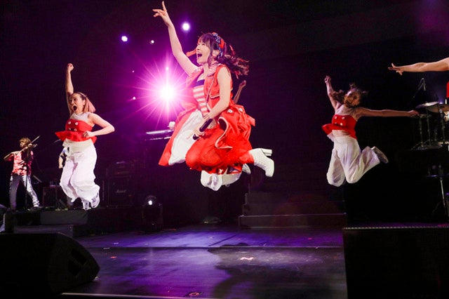 水樹奈々 自身初の上海公演で夏ツアーのファイナルを飾る マイナビニュース