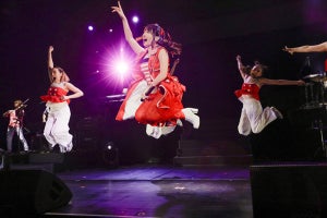水樹奈々、自身初の上海公演で夏ツアーのファイナルを飾る