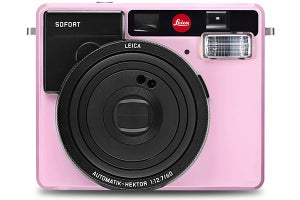 ライカ、インスタントカメラ「ゾフォート」にピンクの限定色