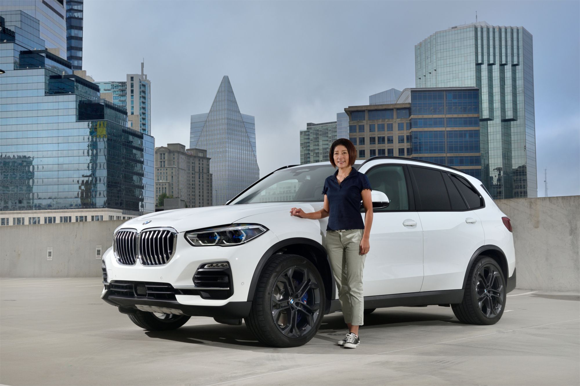 日本では来年発売のbmw X5 に先行試乗 横幅2ｍ超でも魅力の走行性能 マイナビニュース