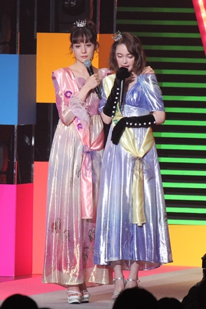 トリンドル玲奈と玉城ティナ