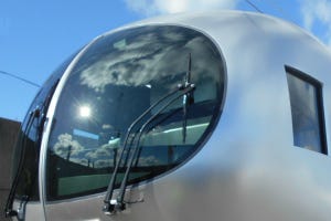 西武鉄道001系「ラビュー」新型特急車両、外観・車内の画像を公開