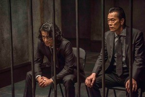 遠藤憲一×小栗旬 宮藤官九郎脚本・前代未聞コメディのメイキングが公開