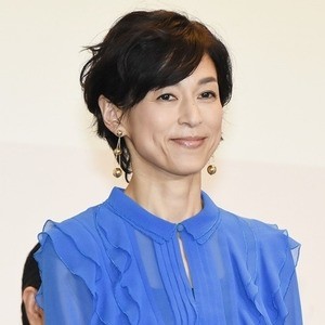 鈴木保奈美、夫･石橋貴明は「ウチの倉庫係」 料理好きで冷蔵庫チェックも