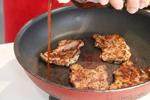 家焼肉のプロに聞く フライパンで安い肉が劇的においしくなる調理法とは マイナビニュース