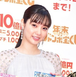 新川優愛、クリスマスは「ブルゾンちえみさんと過ごしたい!」とラブコール