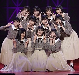 乃木坂46、最年少の筒井あやめら4期生11人がお披露目!