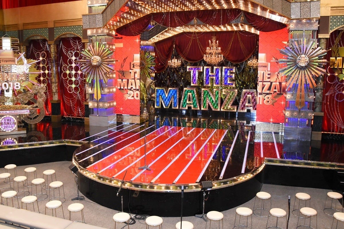 The Manzai を豪華にするセットの秘密とは フジ美術のプライド マイナビニュース