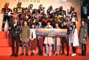 平成仮面ライダー20人がイベントで勢ぞろい、映画主題歌は浅倉大介による歴代曲リミックス「さあ、実験を始めようか」