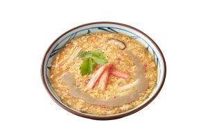 丸亀製麺、紅ずわいがにを使用した「満福かに玉あんかけ」発売